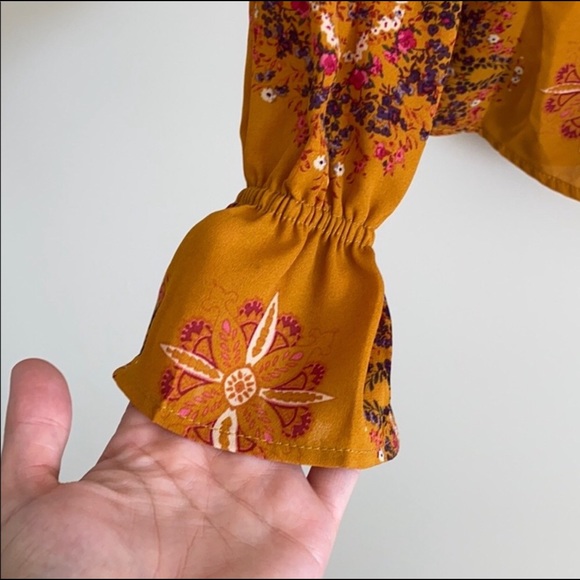 W5 💛🧡🤎Mustard print blouse - Picture 5 of 9